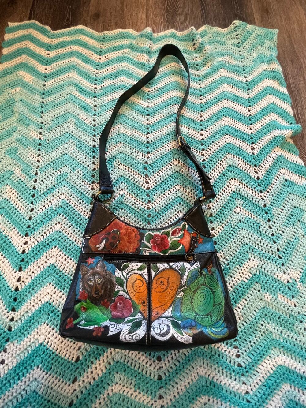 croft and barrow hand painted messenger bag